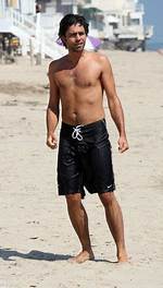 Adrian Grenier Height