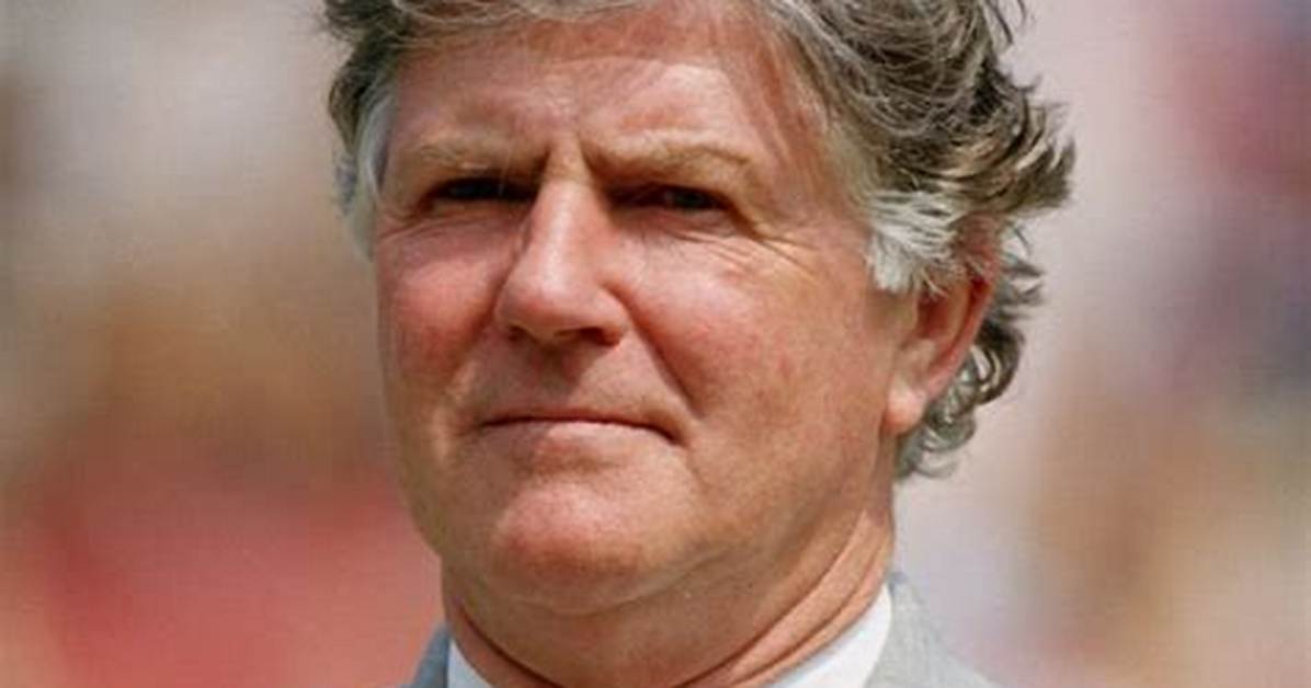 Alan Mills