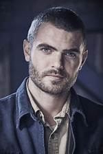 Alex Roe