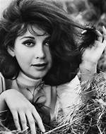 Anjanette Comer