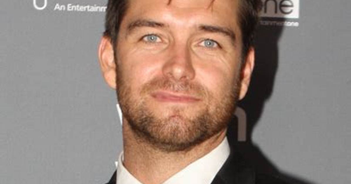 Antony Starr Height