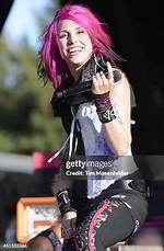 Ariel Bloomer