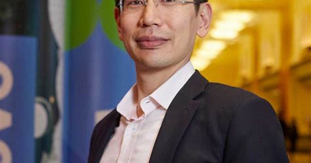 Arthur Hu Net Worth (2024)