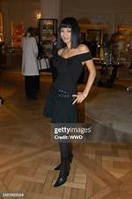 Bai Ling Promotes New Book -- on Her Knees! Bai Ling Promotes New Book on Her Knees! 9/30/2007 2:15 Pm Pt