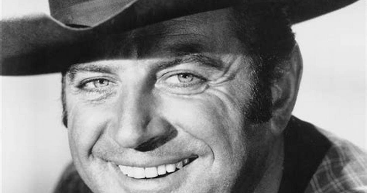 Brad Dexter