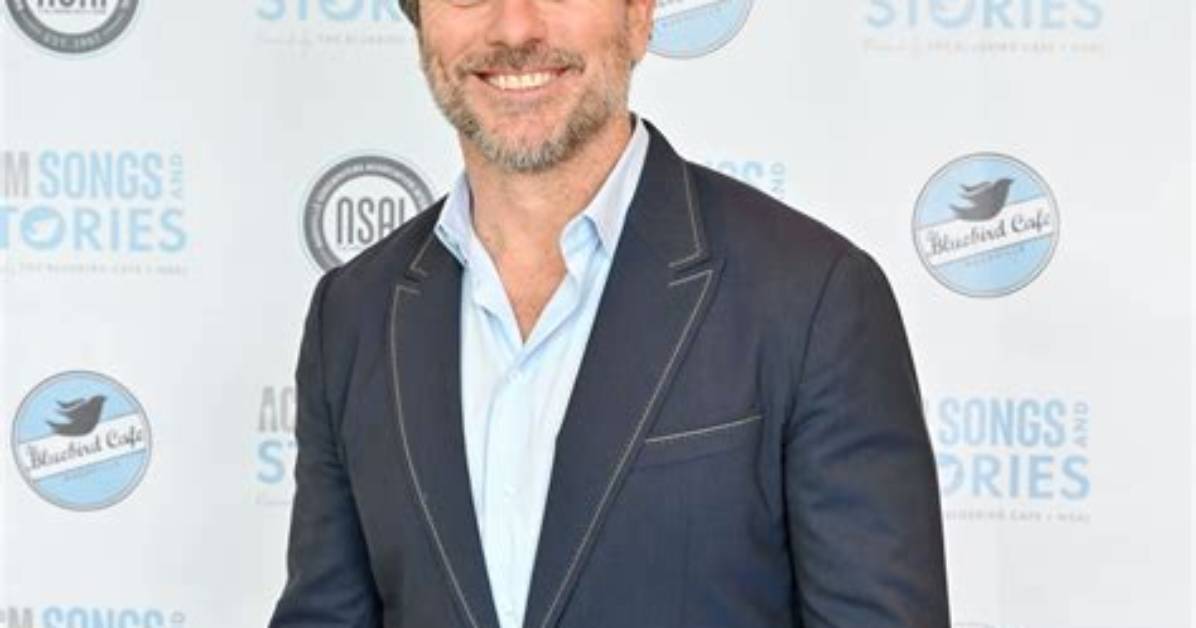Can Charles Esten Sing?