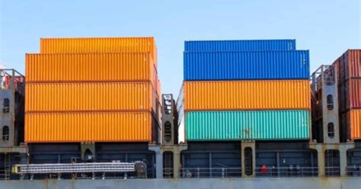 Can You Stack Open Top Containers?