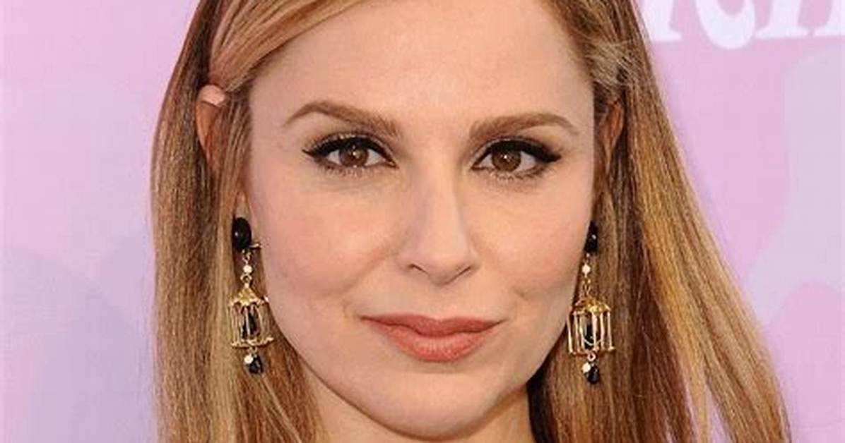Cara Buono