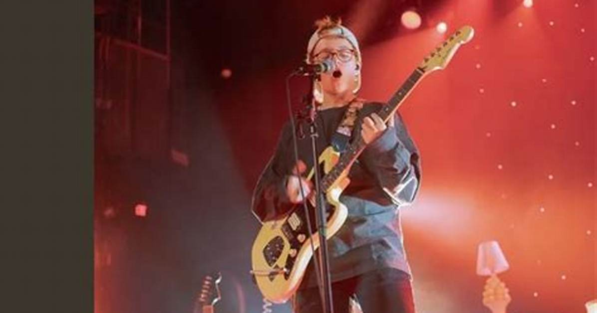 Cavetown Net Worth