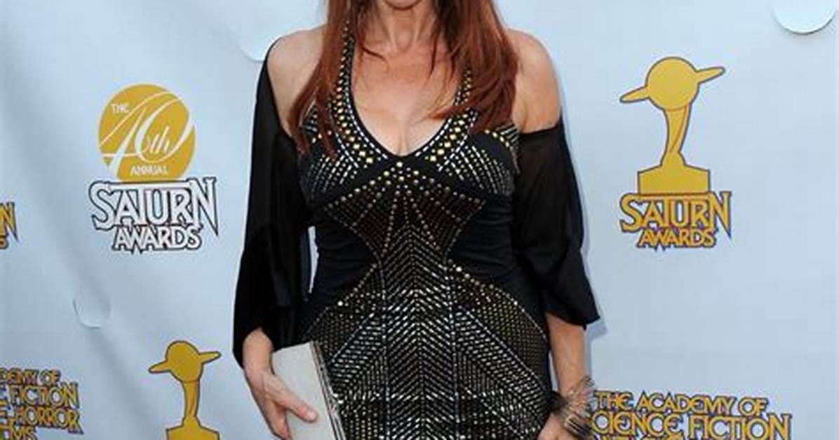 Chase Masterson Height