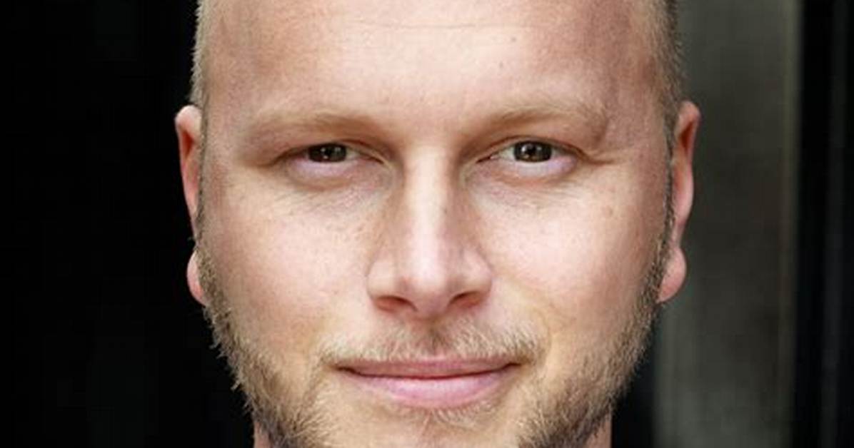 Chris Barton (Actor)
