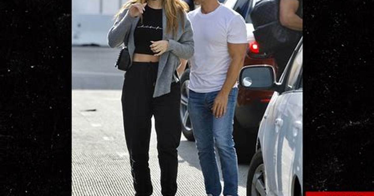 Chrishell Stause Height