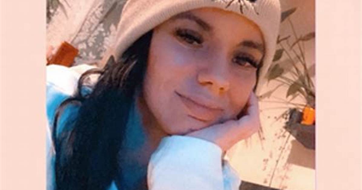 Dani Throne