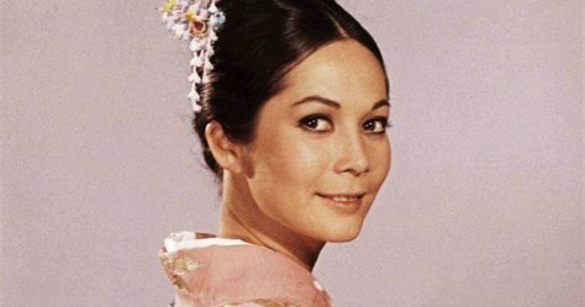 Did Nancy Kwan Sing?