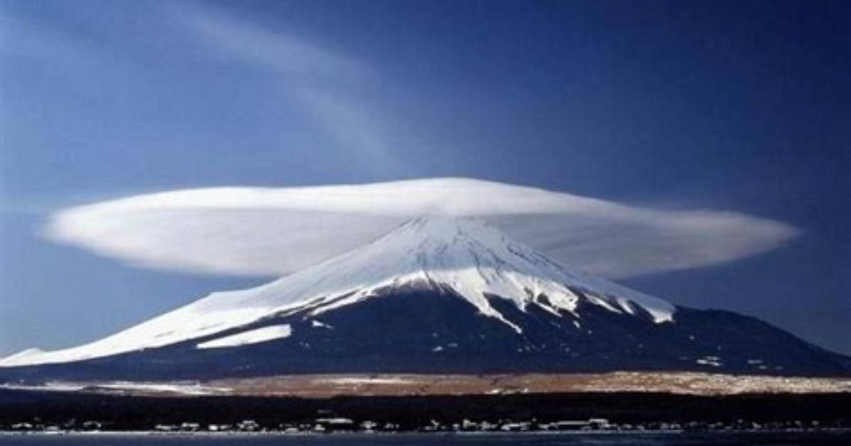 Do Lenticular Clouds Exist?