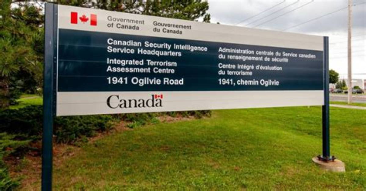 Does Csis Pay Well?