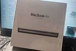 Does Macbook Have Cd Rom?