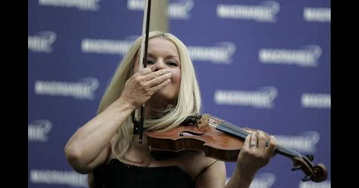 Does Mairead Nesbitt Sing?