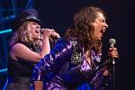Does Maya Rudolph Sing?