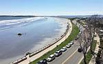 Does Nahant Beach Have Waves?