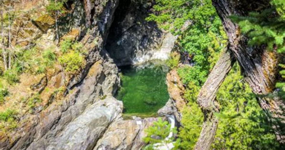 Does Sooke Potholes Close?