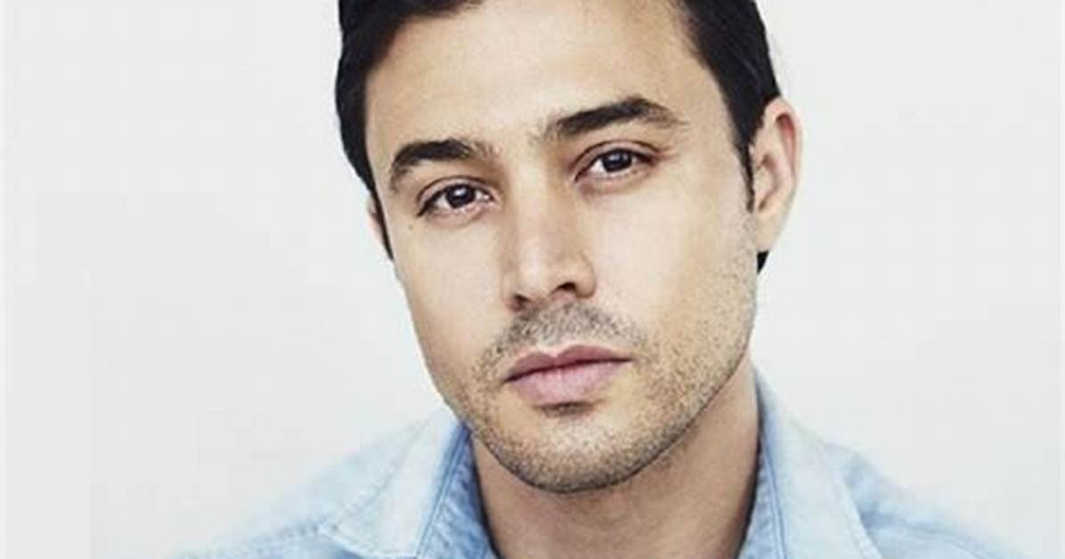 Does Yani Gellman Sing?