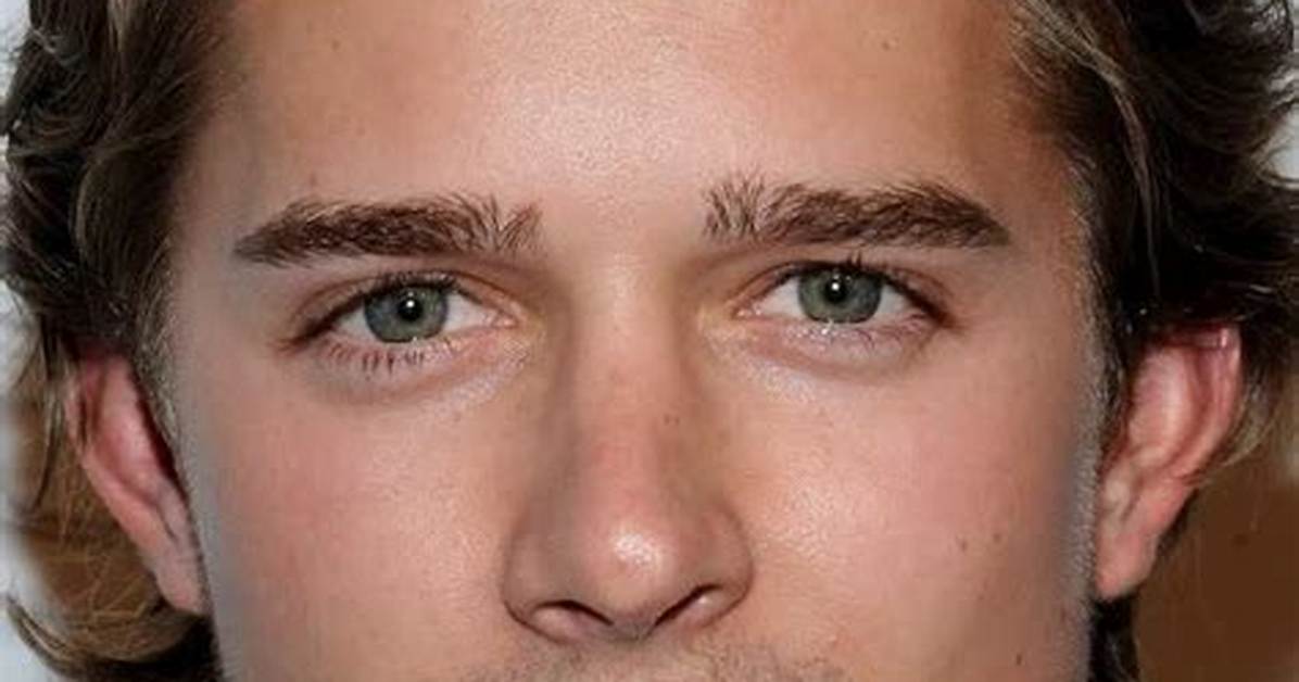 Drew Van Acker Height