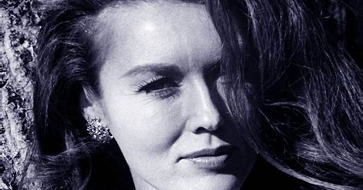Elaine Devry