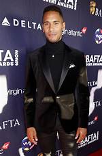 Elliot Knight Relationships: a Deep Dive into His Love Life