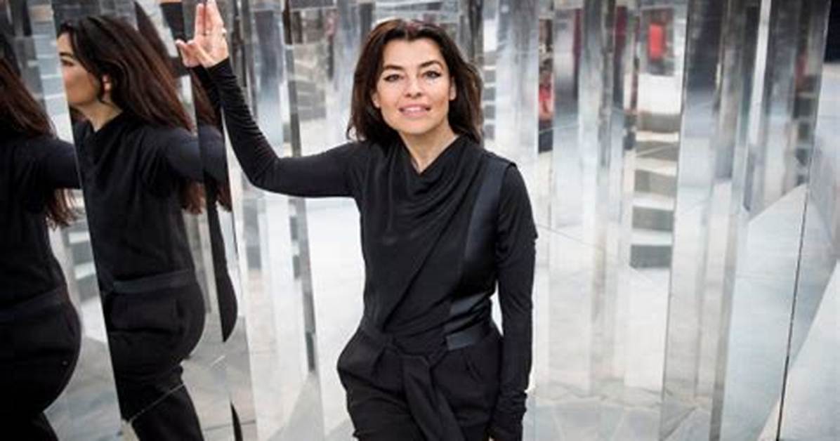Es Devlin Net Worth