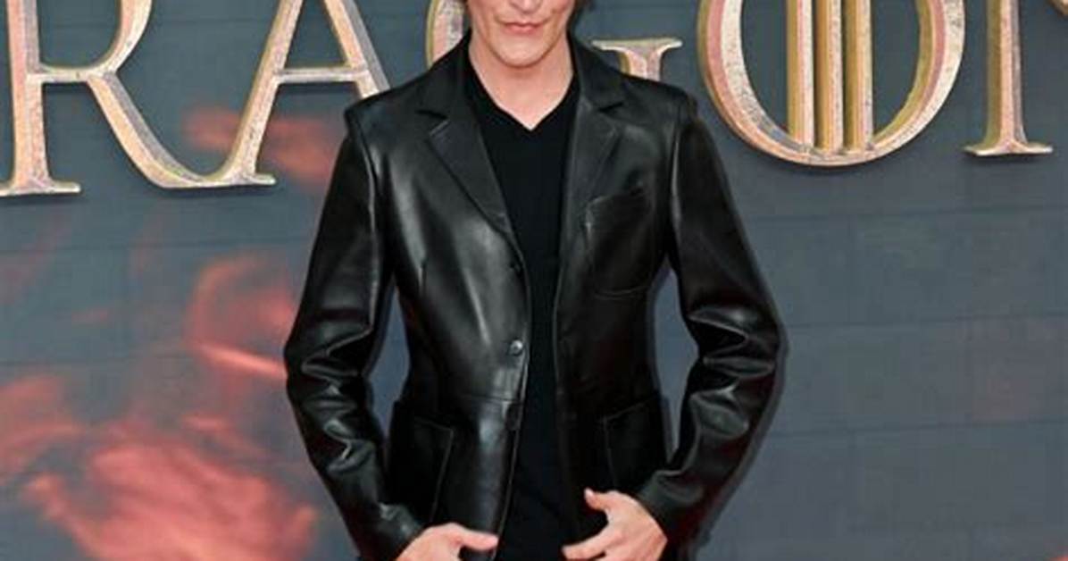 Ewan Mitchell