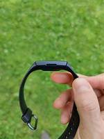 Fitbit Confirms Charge 4 Band Defect Affecting "A Small Number of Users