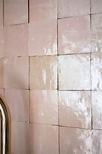 Groutless Tile