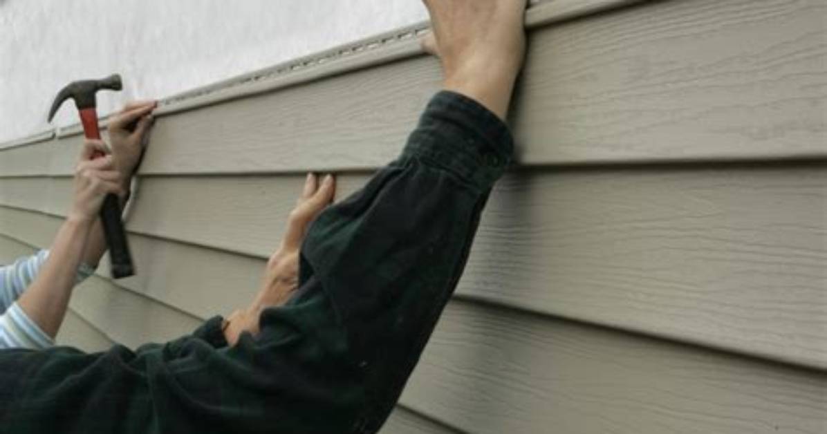 How Do I Replace Damaged Lap Siding?