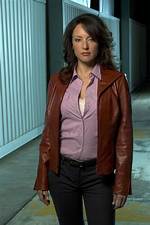 How Old Is Elle Greenaway?