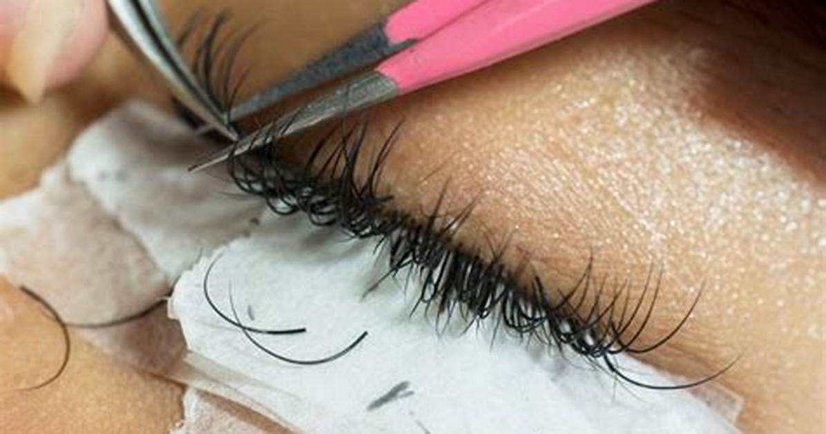 How to Remove Lashes?