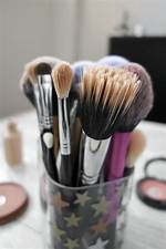 How to Store Makeup Brushes: 7 Genius Tips