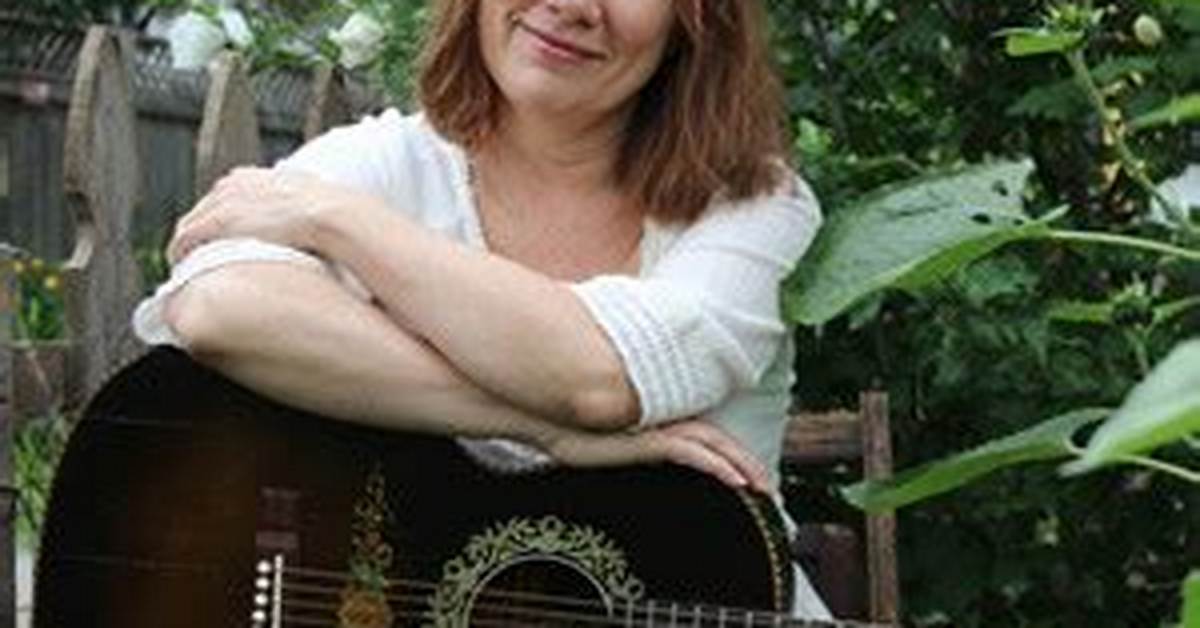 Iris Dement Net Worth, Age, Height, Weight, Family, Wiki 2024