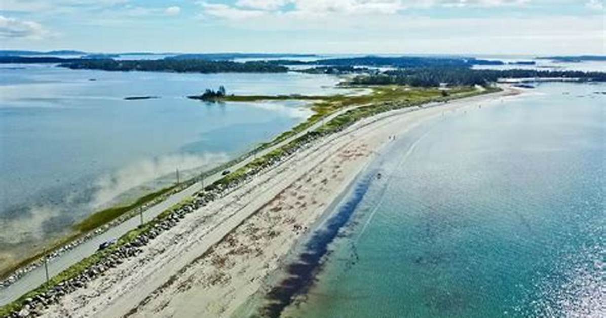 Is Crescent Beach Open?