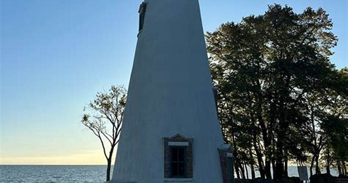 Is Marblehead Lighthouse Open?