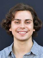 Jake T Austin Bio, Who Is the Girlfriend, Why Did He Leave the Fosters?