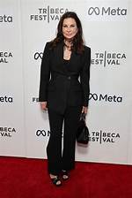 Jane Badler Height
