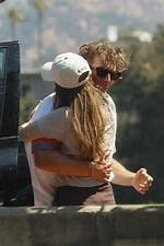 Jeremy Allen White Hugs It out with Estranged Wife During Family Outing Jeremy Allen White Cooking up Some Co-Parenting. .. Family Qt Amid Divorce 4.5K 7/29/2023 1:22 Pm Pt