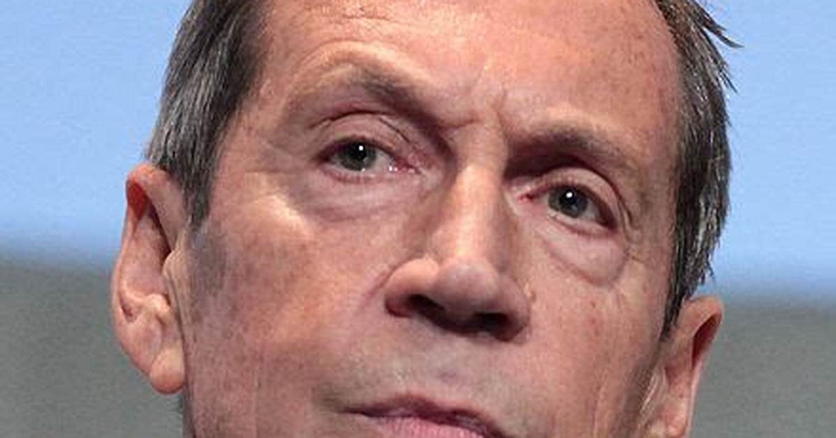 Jonathan Hyde Height