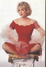 Julia Duffy Height