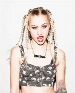 Katie Loo
