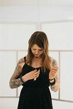 Liz Worth