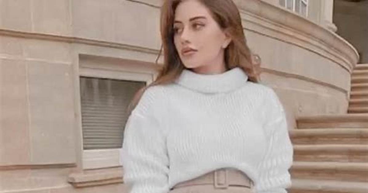 Looks ___ Everything