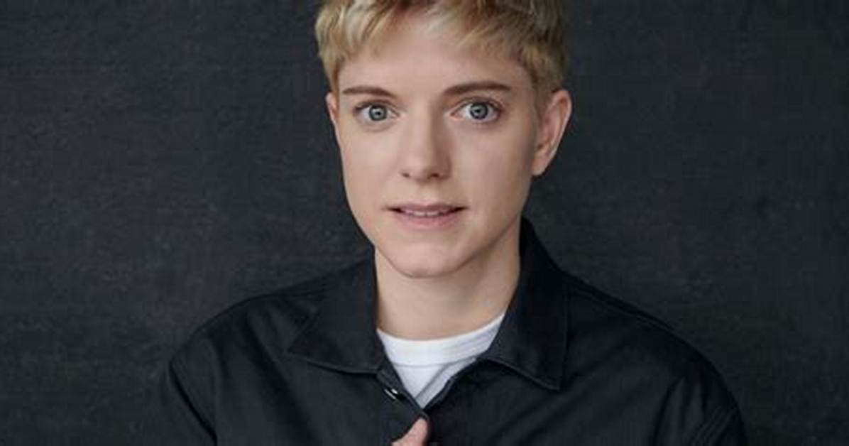 Mae Martin