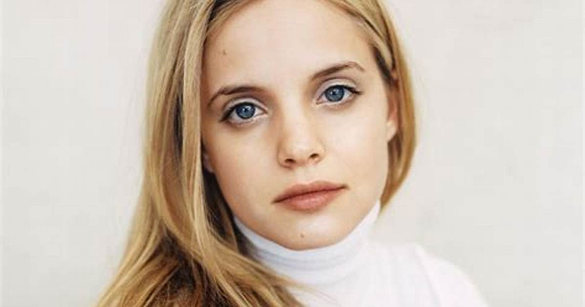 Mena Suvari